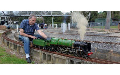 通过SC4和SX2制作火车模型